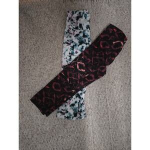 Bundle of 2 Old Navy Compression Capris Size M